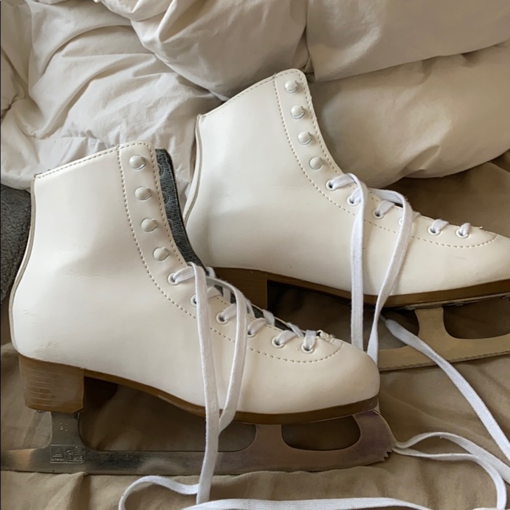 Professional ice skates